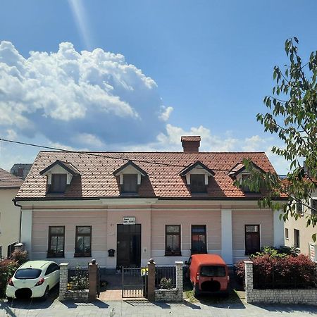 Rooms & Apartment Čehovin Postojna Buitenkant foto