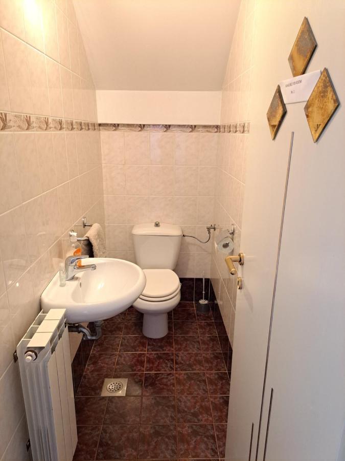 Rooms & Apartment Čehovin Postojna Buitenkant foto