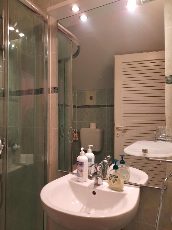 Rooms & Apartment Čehovin Postojna Buitenkant foto