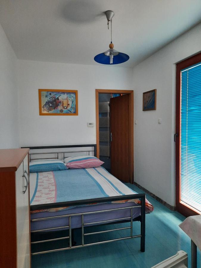 Rooms & Apartment Čehovin Postojna Buitenkant foto