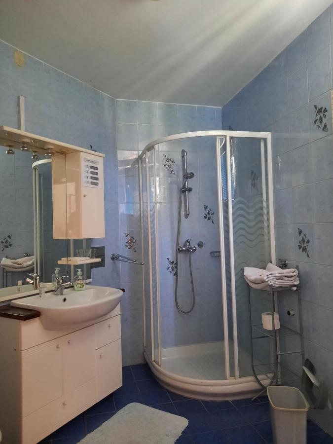 Rooms & Apartment Čehovin Postojna Buitenkant foto